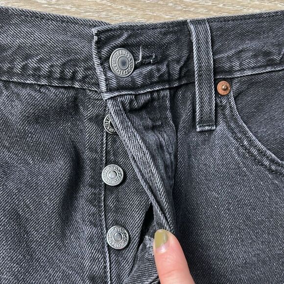 LEVI’S | 501 Black Cutoff Shorts Size 29 - Picture 3 of 7